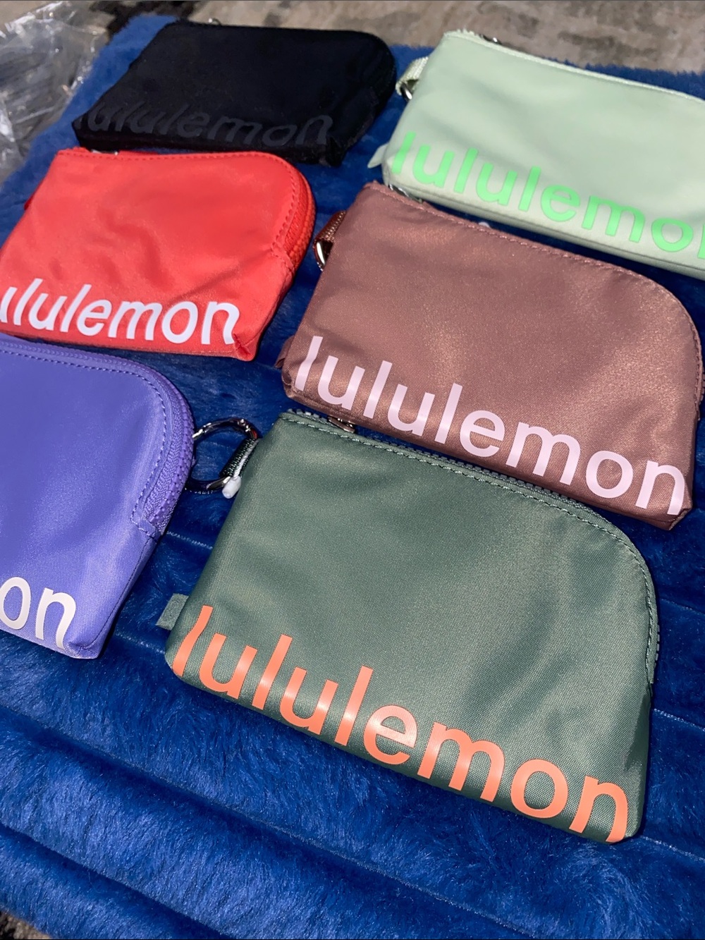 LULULEMON CLIPPABLE CARD POUCH - Picture 4 of 16